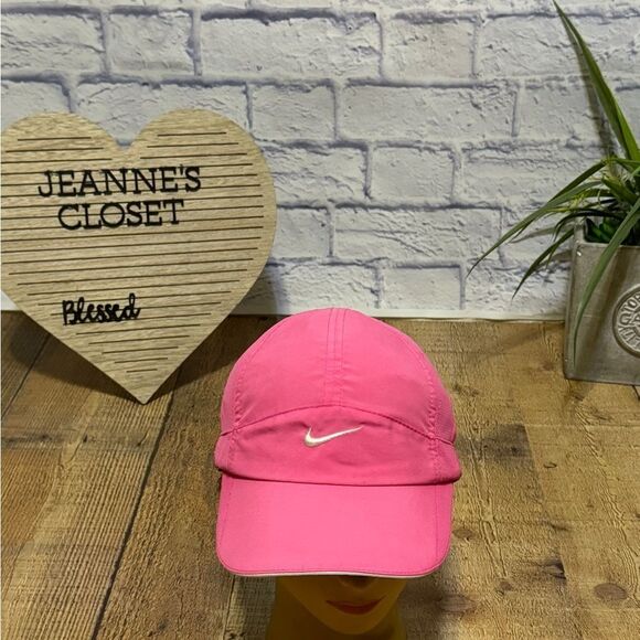 Nike Hat Feather Light Dri-Fit Vented Pink Adjustable Hat/Cap Tennis Running - Picture 1 of 8